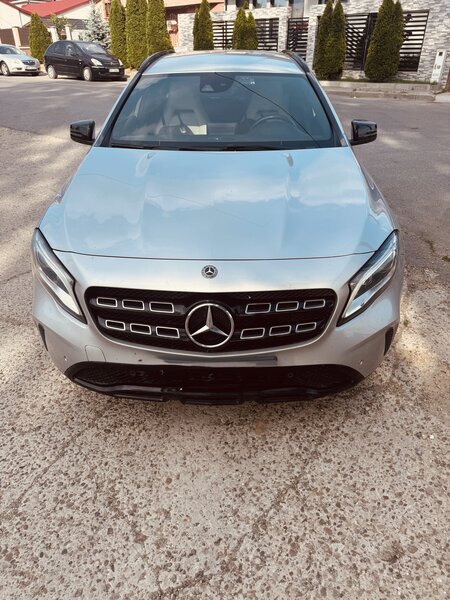 Mercedes-Benz 200
